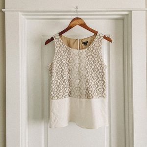 Anne Taylor LOFT floral lace Top